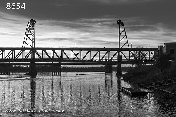 8654 Meridian Bridge & clouds #9