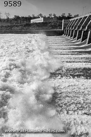 9583 Gavins Point Dam with high cfs V #2